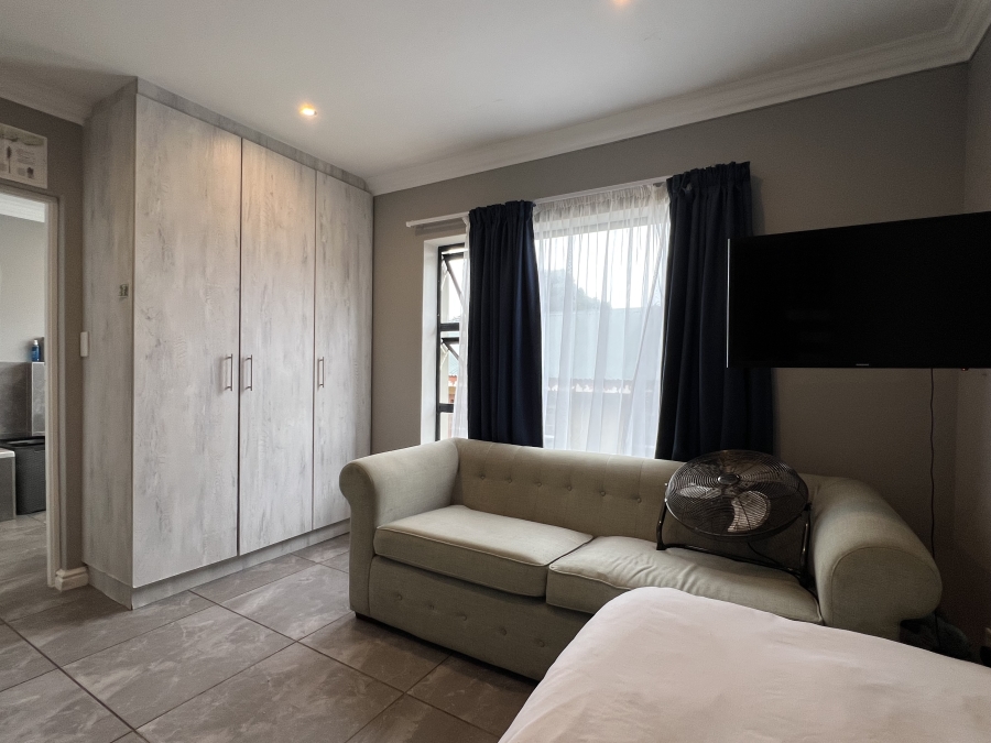 5 Bedroom Property for Sale in Noorsekloof Eastern Cape